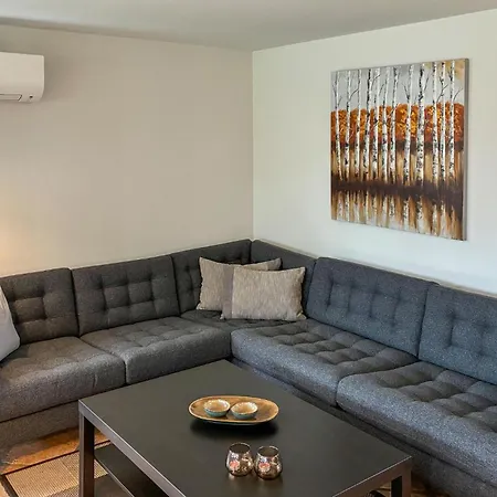 3 Bedroom Pet Friendly In